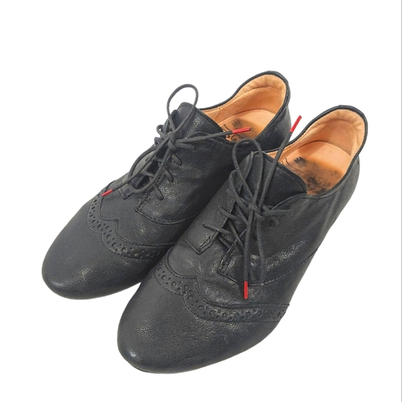 Think! Black Vintage Oxford Lace Up Leather Shoes